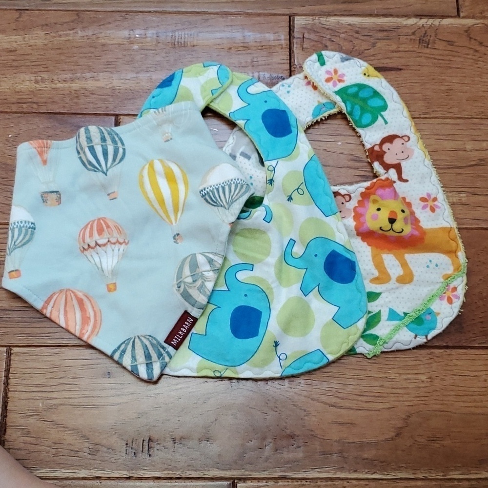 Lot of 3 bibs includes milkbarn